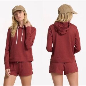 Vuori Halo Essential Hoodie in heather currant color size XL